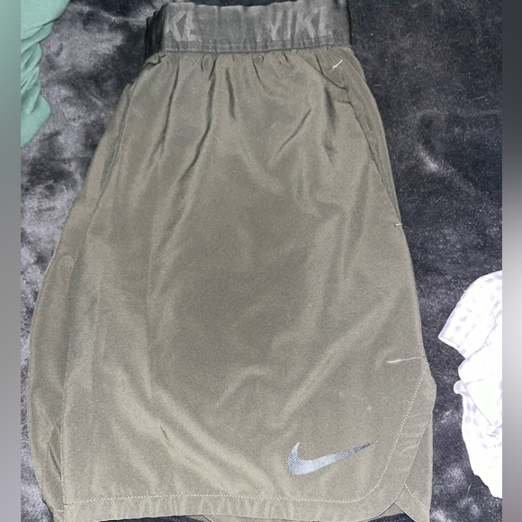 Nike army green athleti shorts size L - Picture 1 of 2